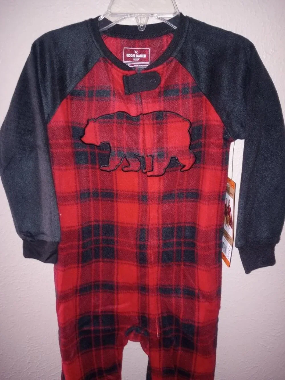 Eddie Bauer Toddler Boys Size 2T Red Black Bear Footed Pajamas NWT